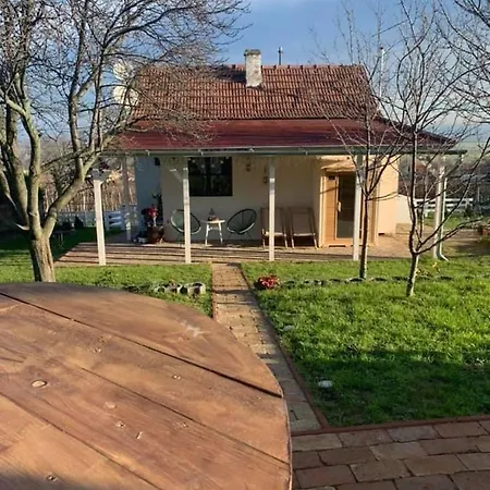 Dom wakacyjny Smaragd Doba